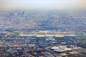 上海辦公樓臨空園區(qū)內，為白領送餐的竟是6個“機器人”！