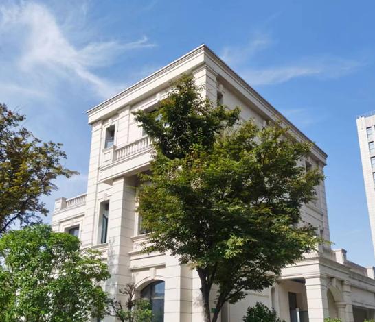 上海虹橋峰度天下：集科技、綠色、奢華于一體的商務(wù)殿堂