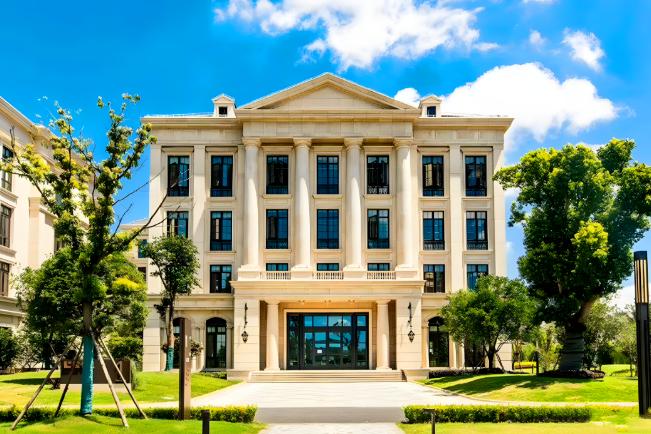 上海浦東新區出售獨棟：逃離996，著高定西裝打太極，“唐頓莊園”現