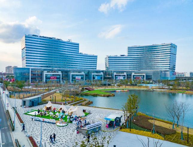 上海浦東新區(qū)出售獨棟：外高橋自然生態(tài)區(qū)，珍稀湖景總部獨棟，攬湖光入商務